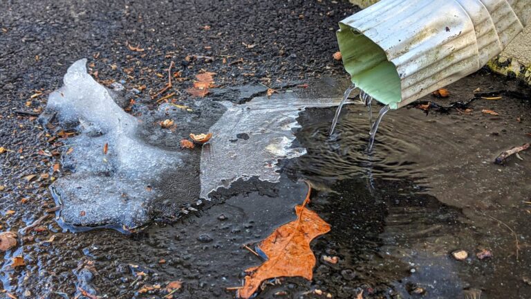 broken Gutter Repair